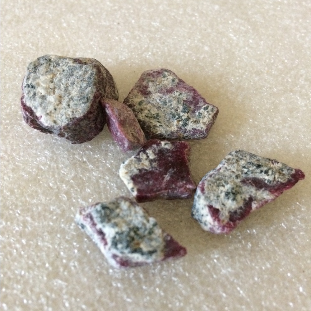 Rough ruby - Picture 3 of 4